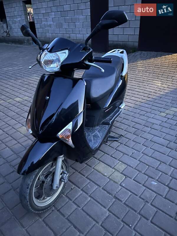 Макси-скутер Honda Lead 110 JF-19 2012 в Сарнах фото 2 Макси-скутер Honda Lead 110 JF-19 2012 в Сарнах