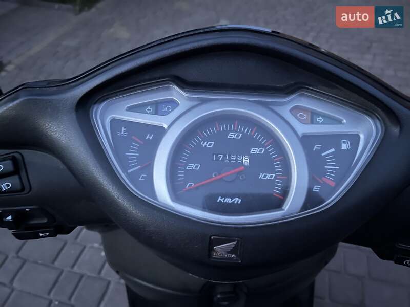 Макси-скутер Honda Lead 110 JF-19 2012 в Сарнах фото 5 Макси-скутер Honda Lead 110 JF-19 2012 в Сарнах
