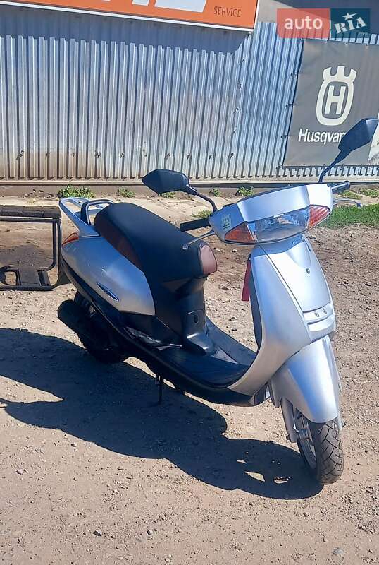 Скутер Honda Lead 50 AF 48 2002 в Кам'янець-Подільському