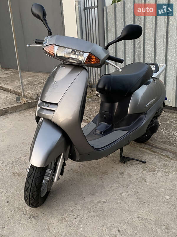 Мопеды Honda Lead 50 AF 48 2000 в Умани
