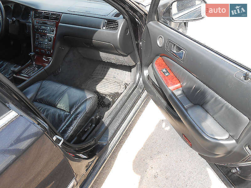 Седан Honda Legend 2001 в Вольнянске