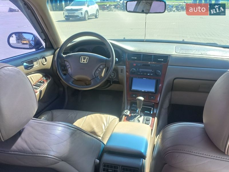 Седан Honda Legend 2000 в Львове