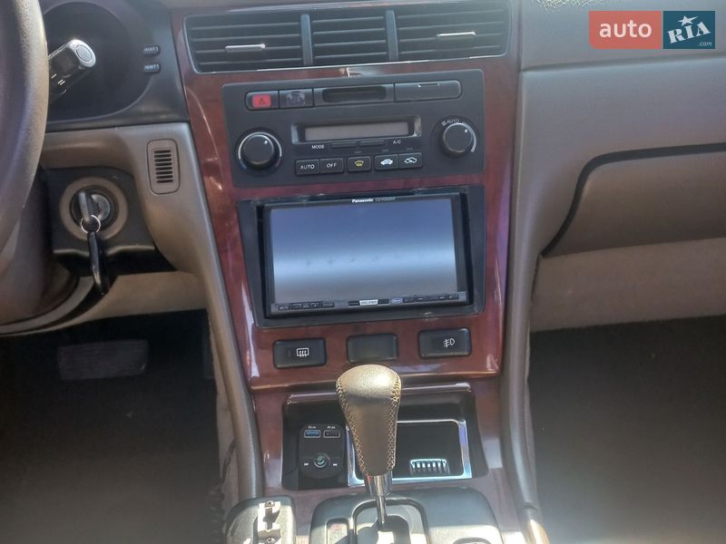 Седан Honda Legend 2000 в Львове