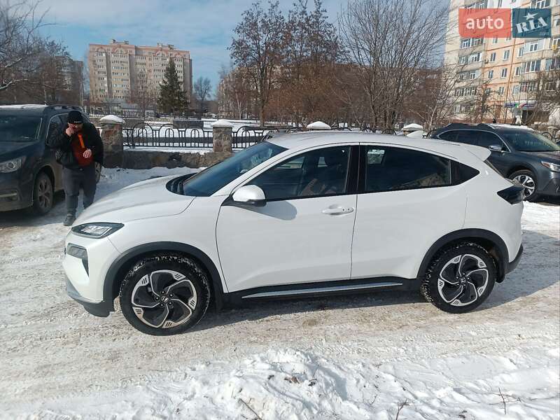 Внедорожник / Кроссовер Honda M-NV 2023 в Каменец-Подольском