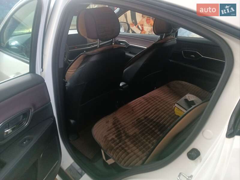 Внедорожник / Кроссовер Honda M-NV 2023 в Каменец-Подольском