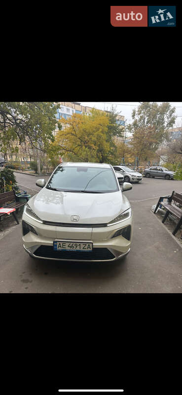 Honda M-NV 2024