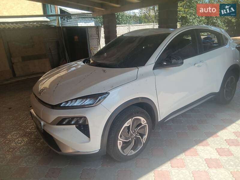 Honda M-NV 2025