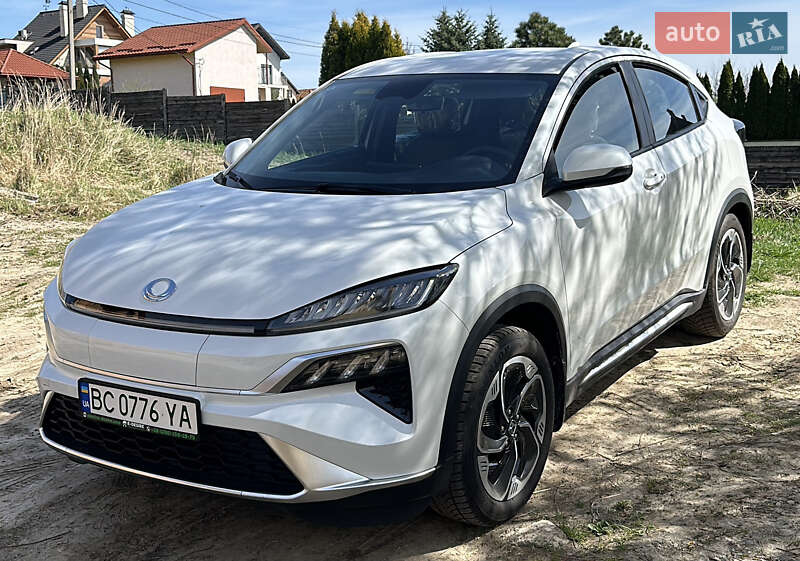 Honda M-NV 2023