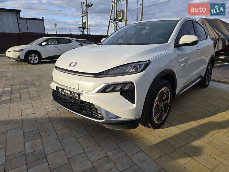 Honda M-NV 2023
