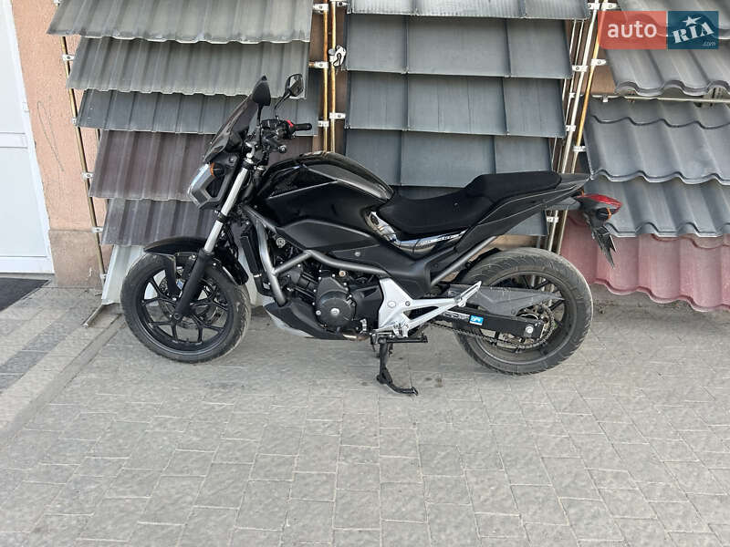 Грузовые мотороллеры, мотоциклы, скутеры, мопеды Honda NC 700S 2014 в 