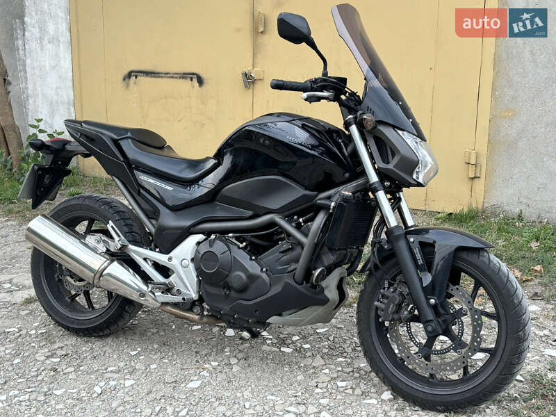 Мотоцикл Туризм Honda NC 700S 2013 в Южному