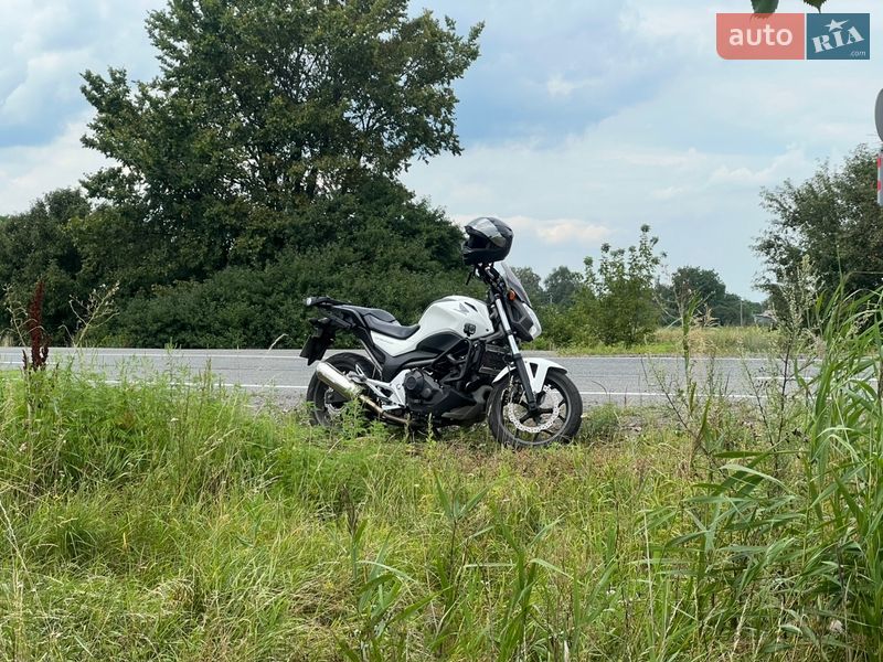 Мотоцикл Без обтекателей (Naked bike) Honda NC 700S 2012 в Чернигове