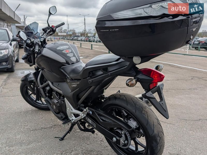 Мотоцикл Без обтекателей (Naked bike) Honda NC 700S 2012 в Киеве