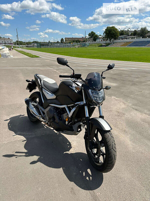 Мотоцикл Без обтікачів (Naked bike) Honda NC 750S 2017 в Чернівцях