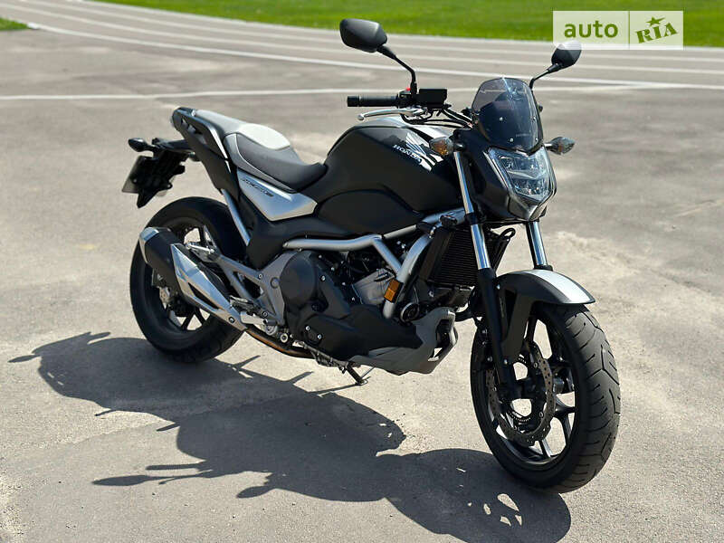 Мотоцикл Без обтікачів (Naked bike) Honda NC 750S 2017 в Чернівцях