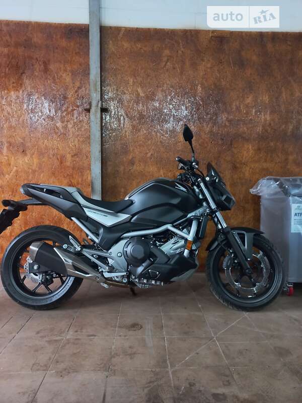 Мотоцикл Без обтекателей (Naked bike) Honda NC 750S 2017 в Кривом Роге фото 6 Мотоцикл Без обтекателей (Naked bike) Honda NC 750S 2017 в Кривом Роге