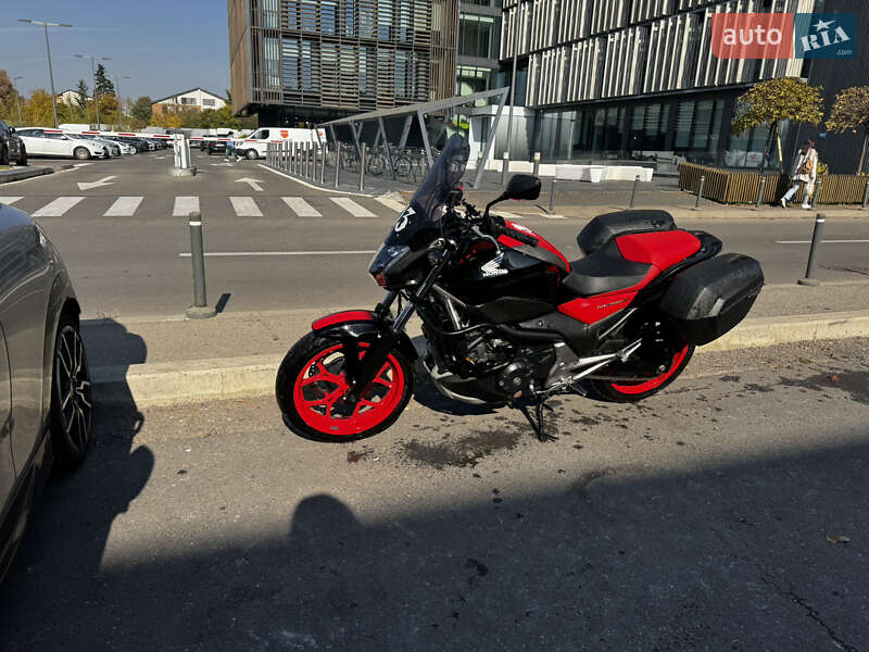Мотоцикл Без обтекателей (Naked bike) Honda NC 750S 2017 в Одессе фото 11 Мотоцикл Без обтекателей (Naked bike) Honda NC 750S 2017 в Одессе