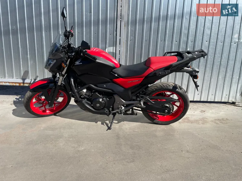Honda NC 750SA 2016