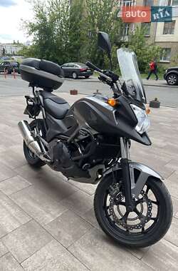 Мотоцикл Спорт-туризм Honda NC 750X 2015 в 