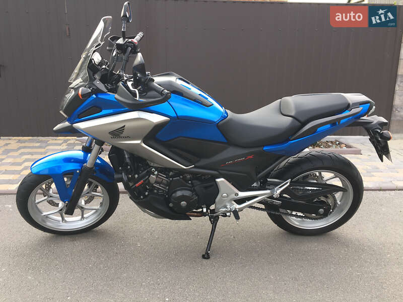 Мотоцикл Туризм Honda NC 750X 2016 в 
