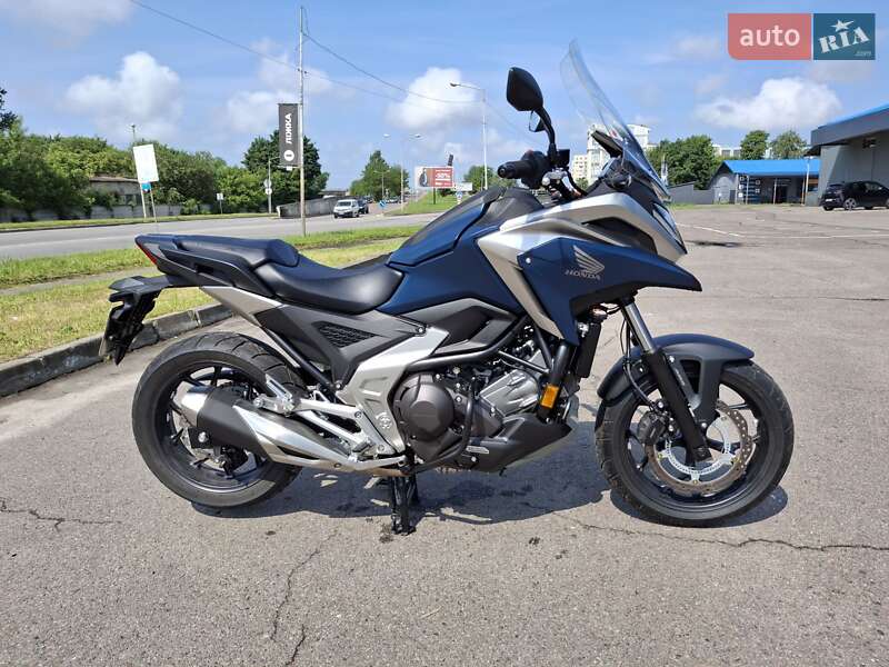 Honda NC 750X 2023