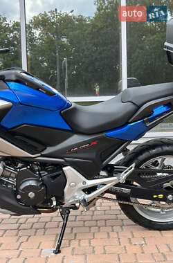 Мотоцикл Туризм Honda NC 750X 2016 в 