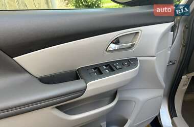 Минивэн Honda Odyssey 2016 в 