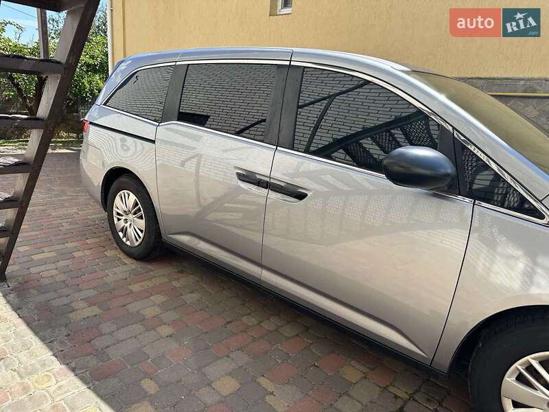 Мінівен Honda Odyssey 2016 в Києві