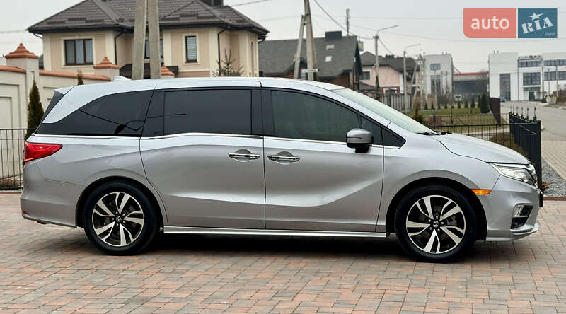 Мінівен Honda Odyssey 2017 в Рівному