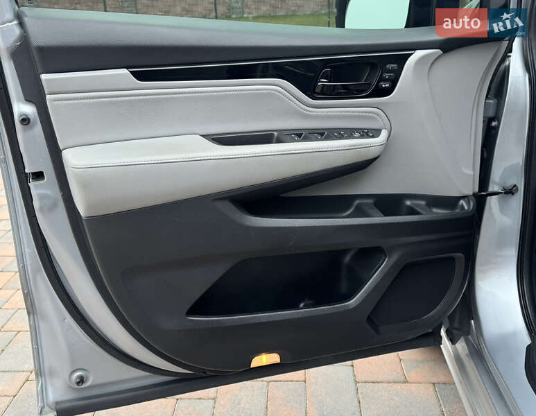 Мінівен Honda Odyssey 2017 в Рівному