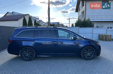 Минивэн Honda Odyssey 2015 в 