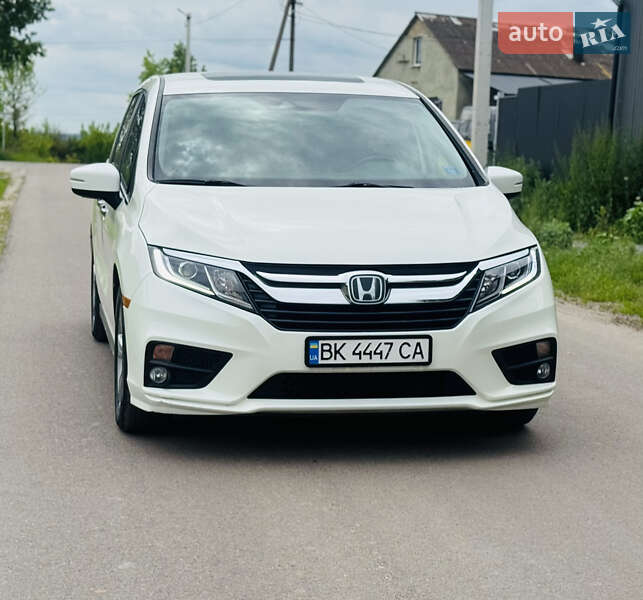 Минивэн Honda Odyssey 2018 в Ровно
