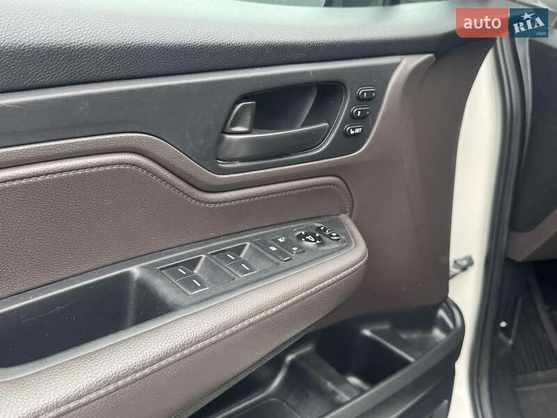 Минивэн Honda Odyssey 2018 в Ровно