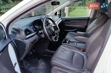 Минивэн Honda Odyssey 2018 в 