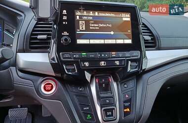 Минивэн Honda Odyssey 2018 в 