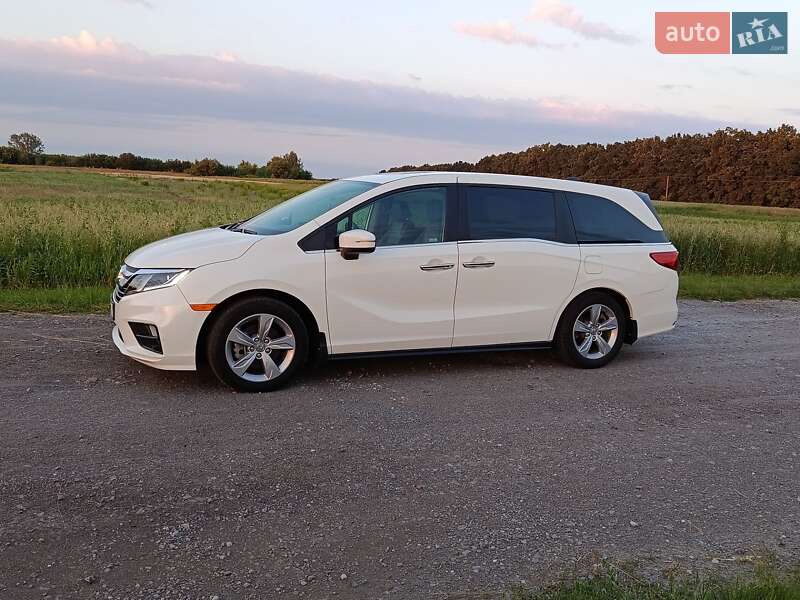Мінівен Honda Odyssey 2018 в Сосницях