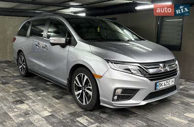 Минивэн Honda Odyssey 2017 в Сарнах
