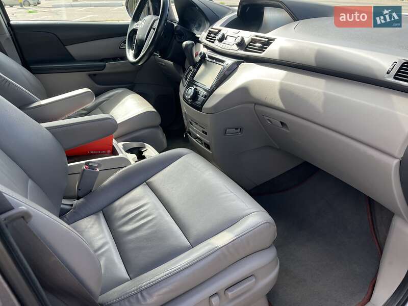 Мінівен Honda Odyssey 2013 в Києві фото 16 Мінівен Honda Odyssey 2013 в Києві