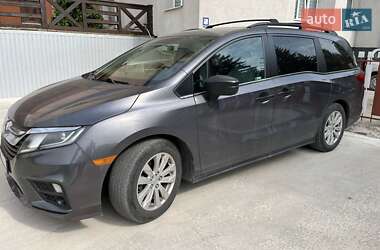 Минивэн Honda Odyssey 2019 в 