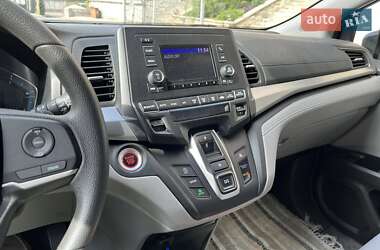 Минивэн Honda Odyssey 2019 в 
