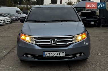 Минивэн Honda Odyssey 2013 в 