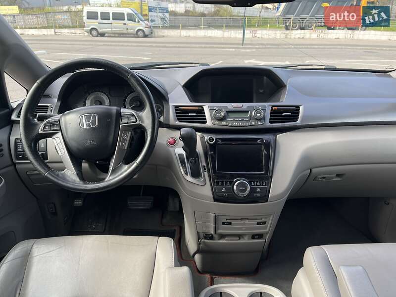 Минивэн Honda Odyssey 2013 в Киеве фото 11 Минивэн Honda Odyssey 2013 в Киеве
