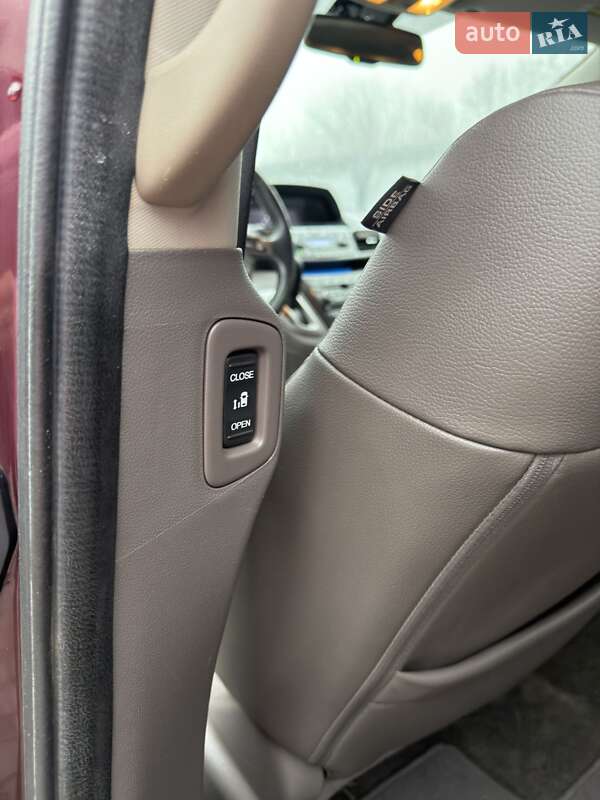 Мінівен Honda Odyssey 2012 в Хусті