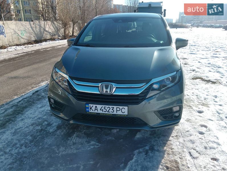 Минивэн Honda Odyssey 2019 в Киеве