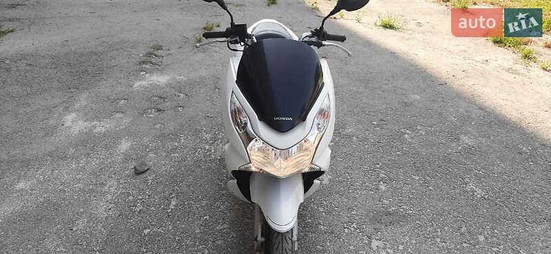 Макси-скутер Honda PCX 125 2010 в Каменец-Подольском