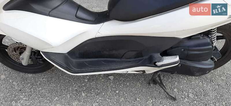 Макси-скутер Honda PCX 125 2010 в Каменец-Подольском