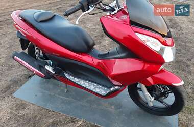 Макси-скутер Honda PCX 125 2012 в 