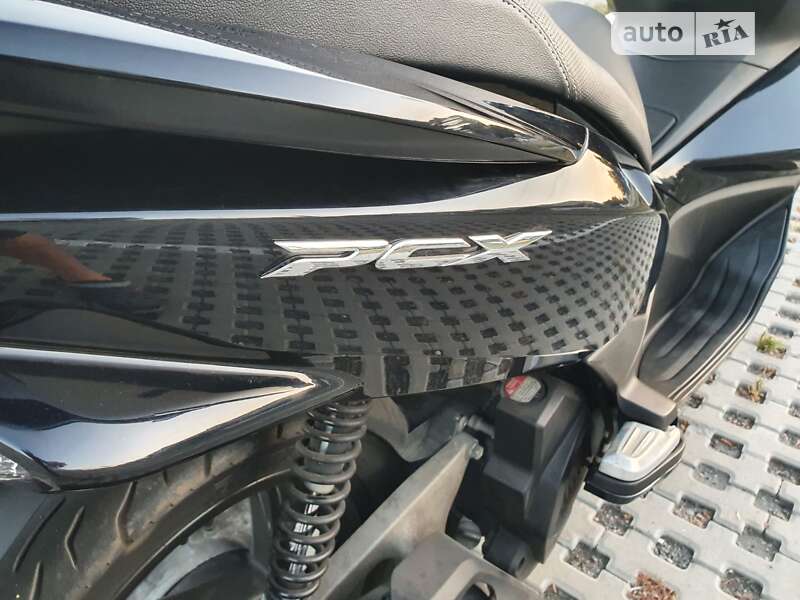 Макси-скутер Honda PCX 125 2015 в Сумах фото 5 Макси-скутер Honda PCX 125 2015 в Сумах