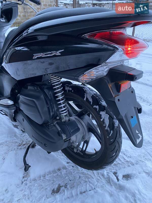 Грузовые мотороллеры, мотоциклы, скутеры, мопеды Honda PCX 125 2014 в Барышевке