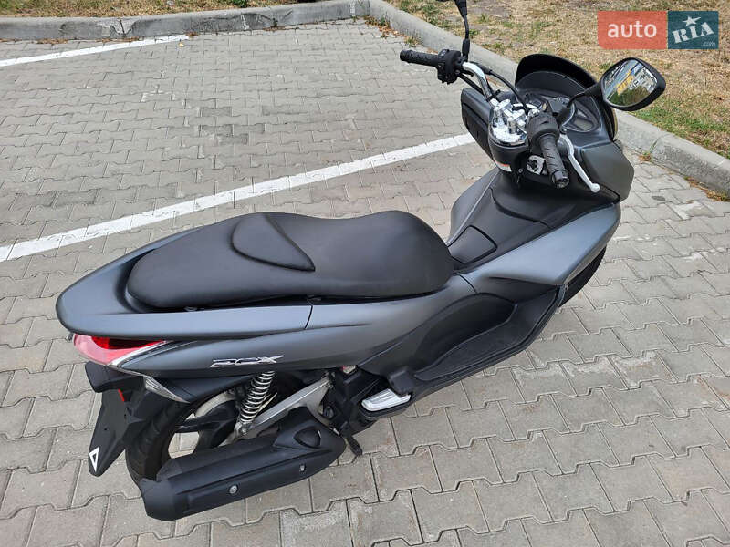 Максі-скутер Honda PCX 125 2014 в Козелеці фото 7 Максі-скутер Honda PCX 125 2014 в Козелеці